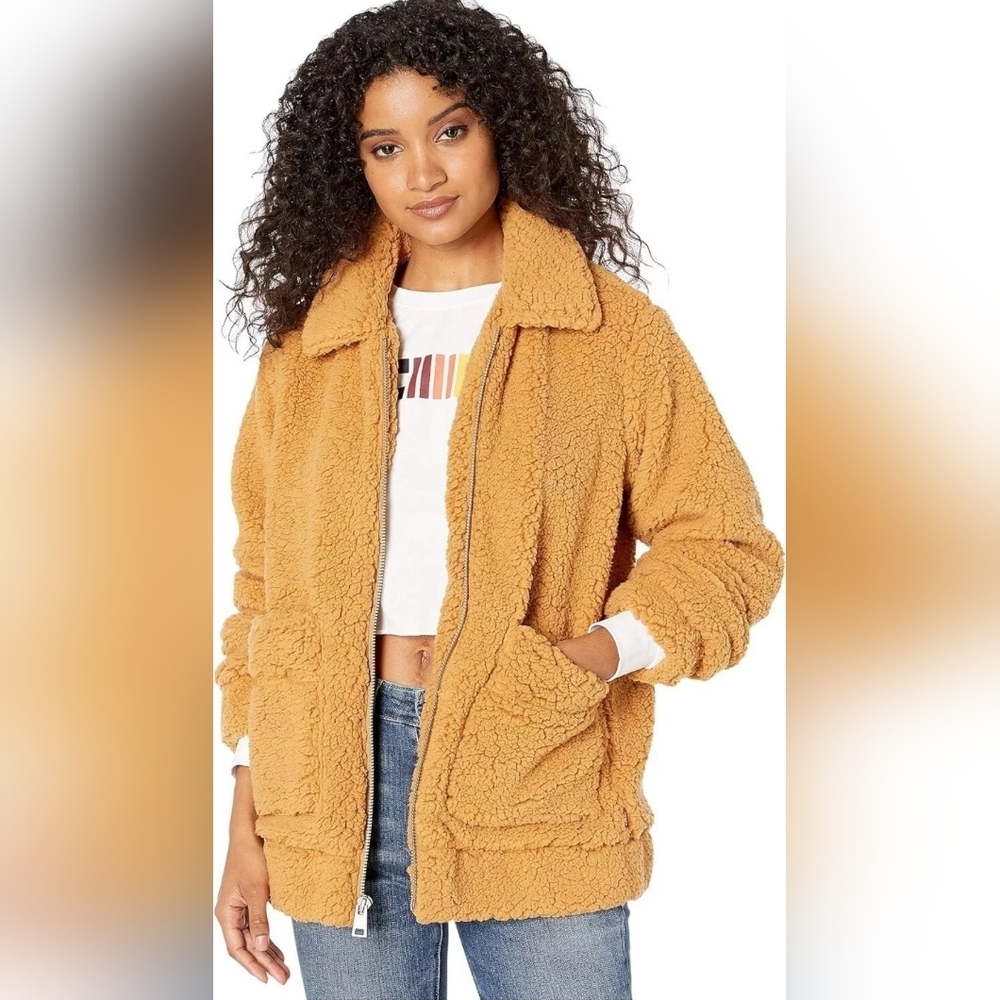 Levi's Women's Soft Sherpa Oversized Zip-Up Teddy… - image 3